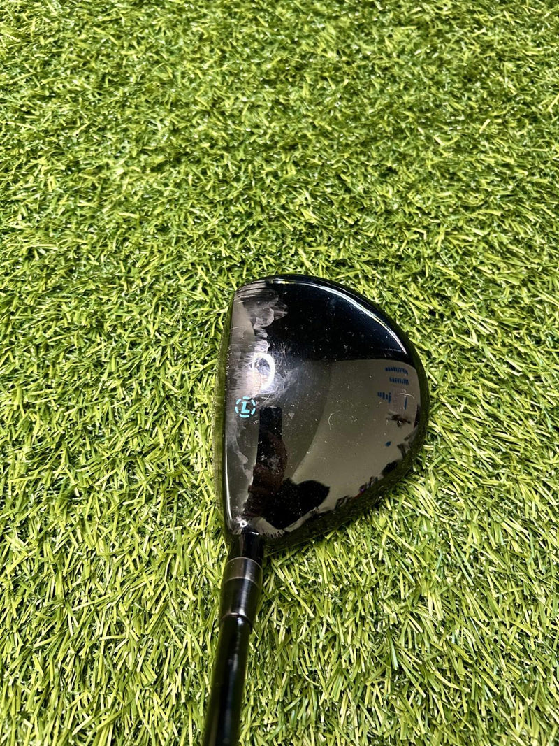 Lazrus 3W 15 Loft Graphite Regular Flex Original Grip RH – Pre-Owned Golf Club – TEE OFF Golf Shops