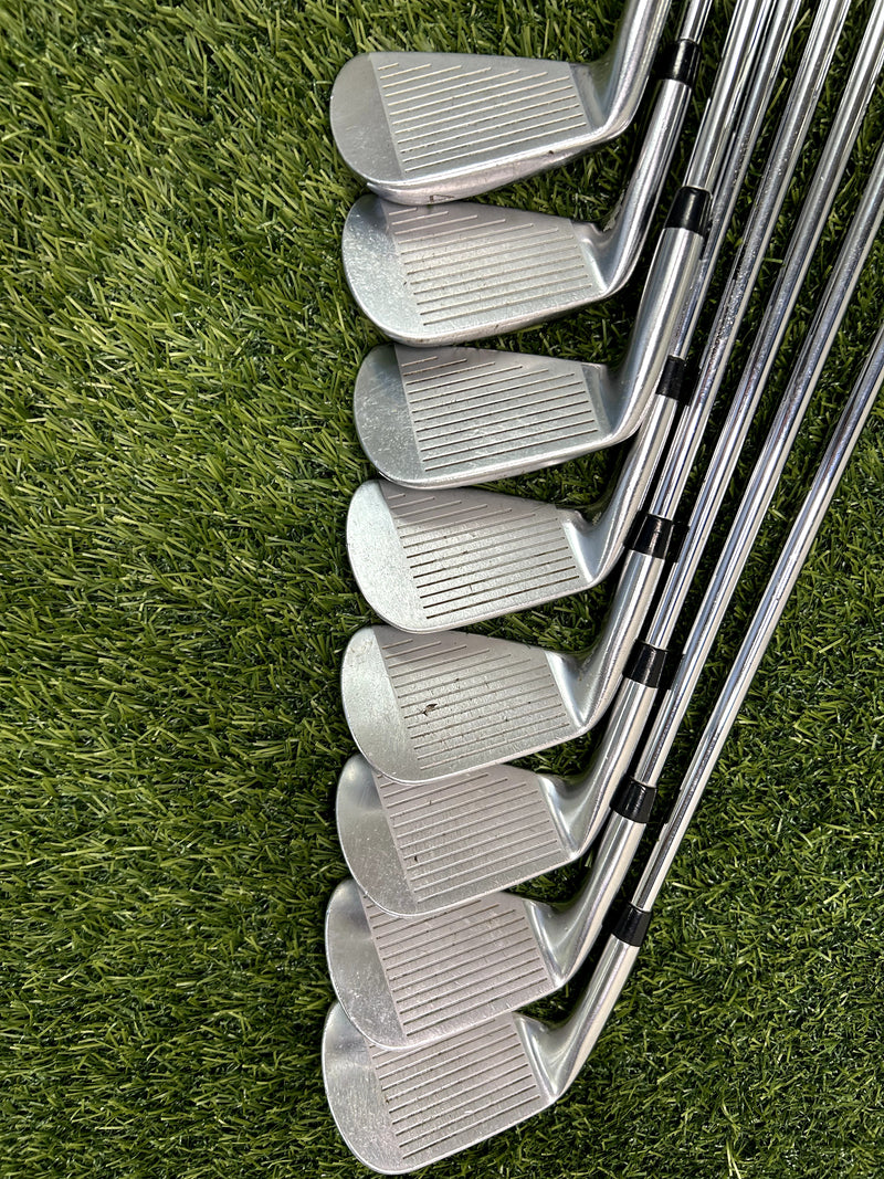 Mizuno JPX 825 Pro 4-GW Iron Set Regular RH
