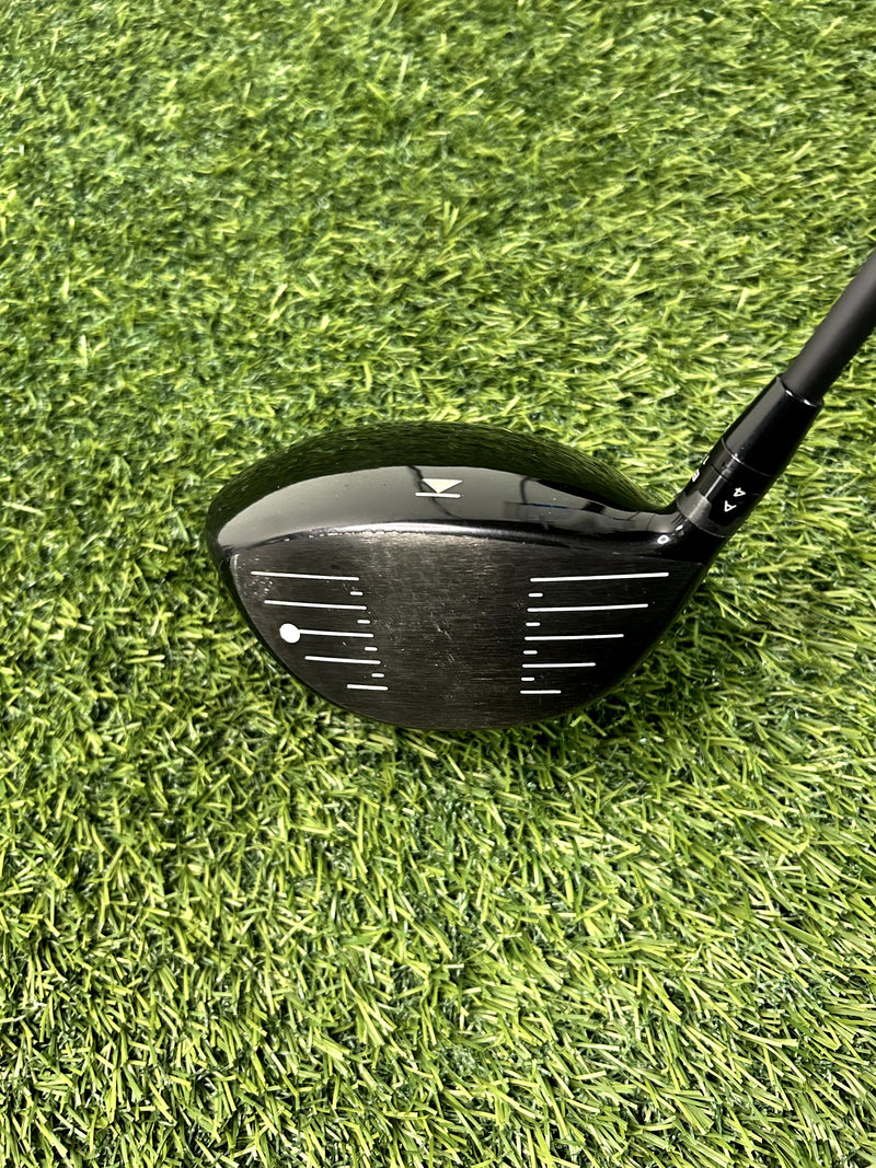 Titleist 910 D2 Driver 10.5 Loft Stiff RH