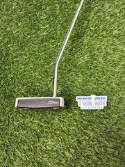 Scotty Cameron Futura 8M Mallet Putter 34.5" Original Grip RH – Pre-Owned Golf Club – TEE OFF Golf Shops