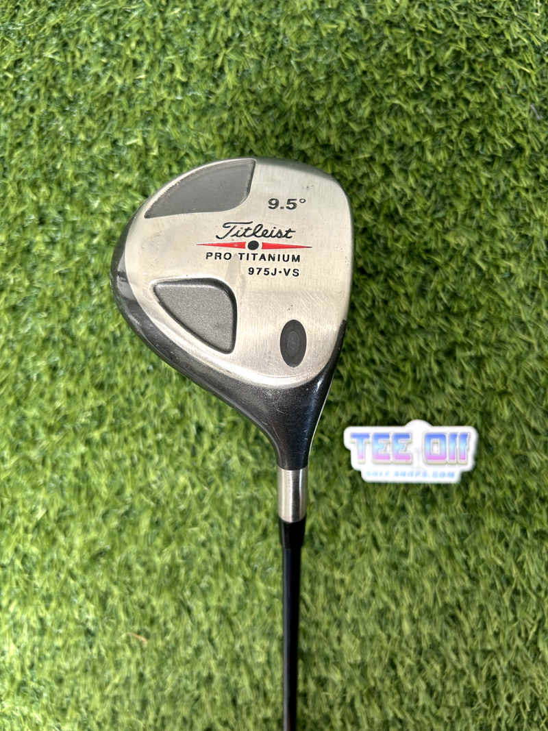 Titleist 975J-VS Driver 9.5 Loft Graphite Design Stiff Flex Golf Pride Grip RH – Pre-Owned Golf Club – TEE OFF Golf Shops
