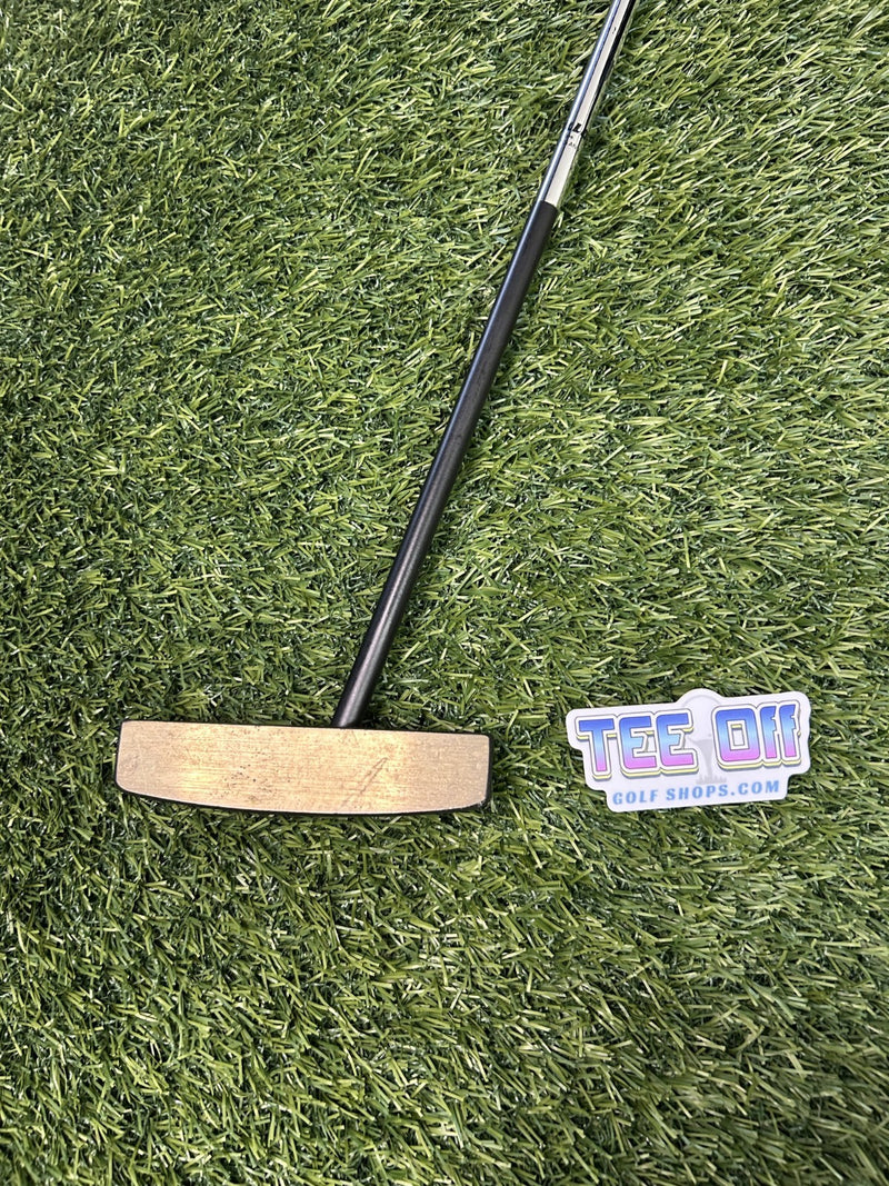 The SeeMore Blade Center Shaft Putter 34" Original Grip RH – Pre-Owned Golf Club – TEE OFF Golf Shops