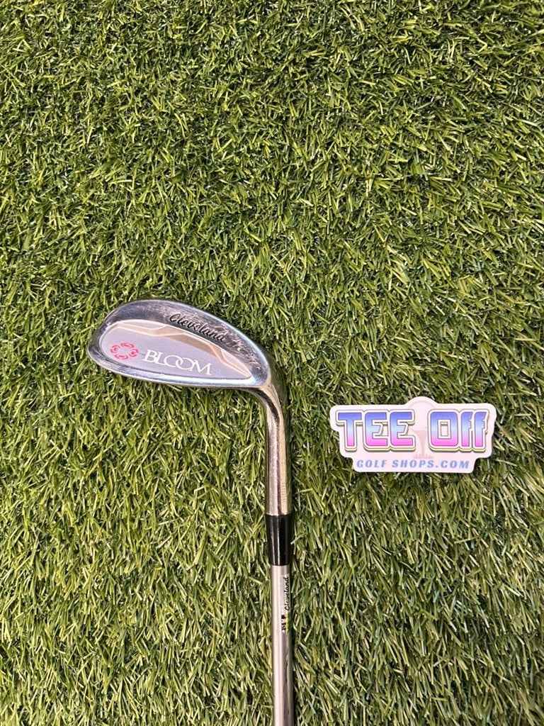 Ladies Cleveland Bloom 56 Loft SW Graphite W Flex GP Grip RH