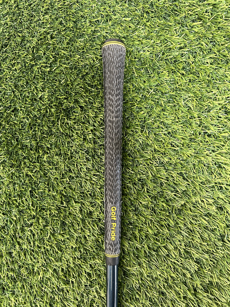 Titleist 975J-VS Driver 9.5 Loft Graphite Design Stiff Flex Golf Pride Grip RH – Pre-Owned Golf Club – TEE OFF Golf Shops