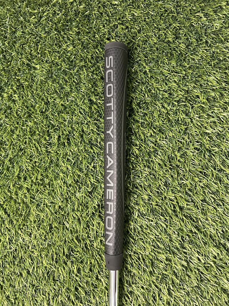 Scotty Cameron Studio Select Newport 2.5 Blade Putter 33" Matador Grip RH – Pre-Owned Golf Club – TEE OFF Golf Shops