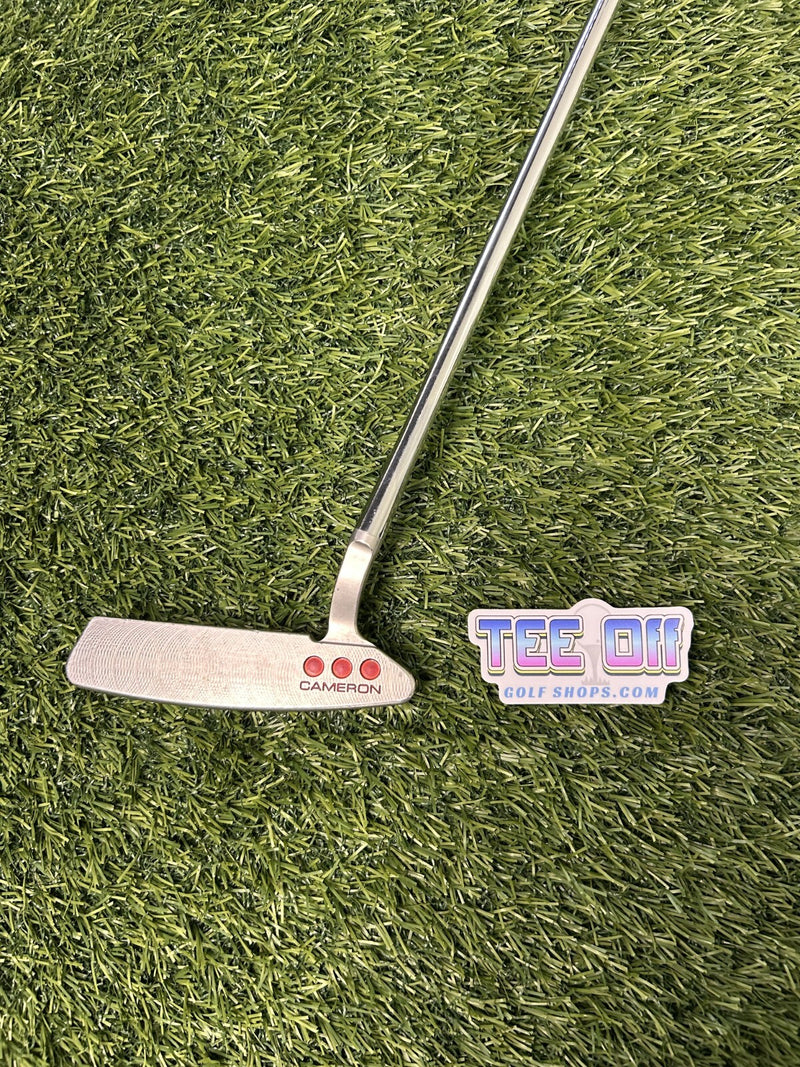 Scotty Cameron Studio Select Newport 2.5 Blade Putter 33" Matador Grip RH – Pre-Owned Golf Club – TEE OFF Golf Shops