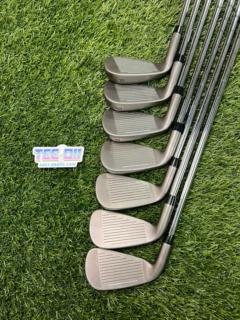 Cobra Darkspeed 4-P Iron Set Regular RH