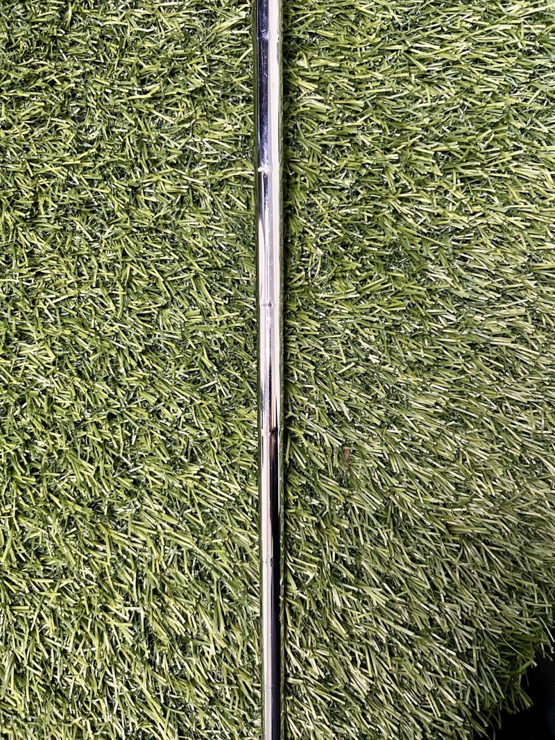 Odyssey Versa Sabertooth Mallet Putter 34" SS Grip RH – Pre-Owned Golf Club – TEE OFF Golf Shops