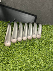 Cobra Darkspeed 4-P Iron Set Regular RH