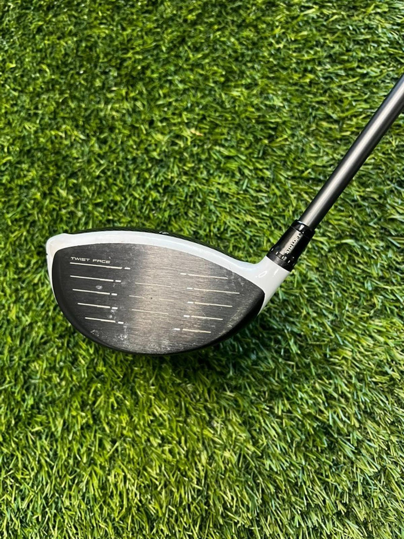 TaylorMade SIM 2 Max Driver 9 Loft HZRDUS 6.0 Stiff Flex RH