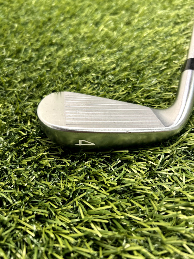 Mizuno JPX 923 Forged 4-Iron 21 Loft Stiff RH