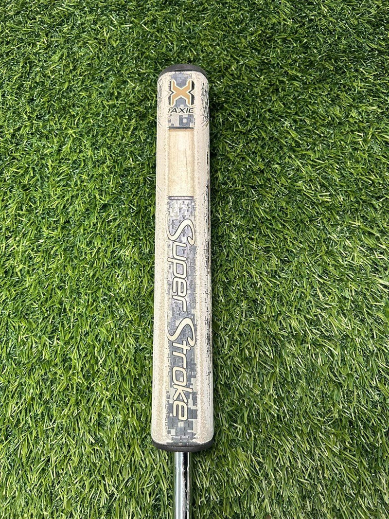 Odyssey Versa Sabertooth Mallet Putter 34" SS Grip RH – Pre-Owned Golf Club – TEE OFF Golf Shops