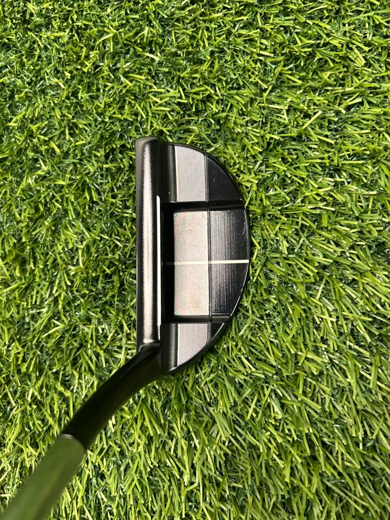 Odyssey black Series 9 Tour Designs Mid-Mallet Putter RH