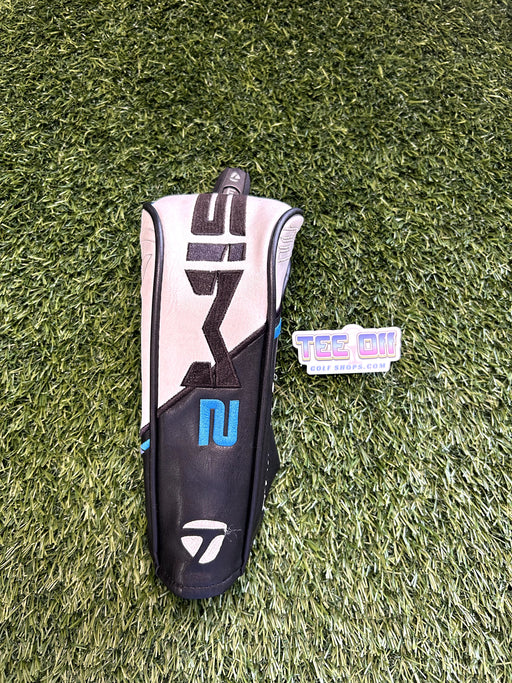 TaylorMade SIM 2 Head Cover Pre-Owned