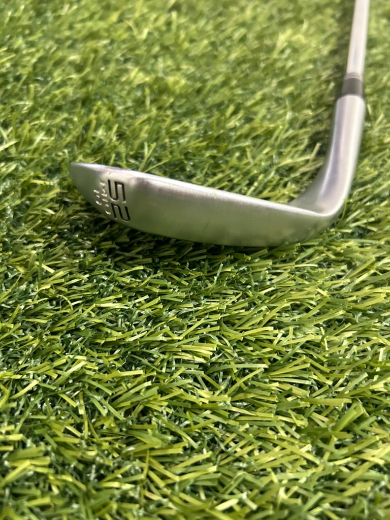 Cleveland RTZ Gap Wedge 52 Loft Wedge Flex RH