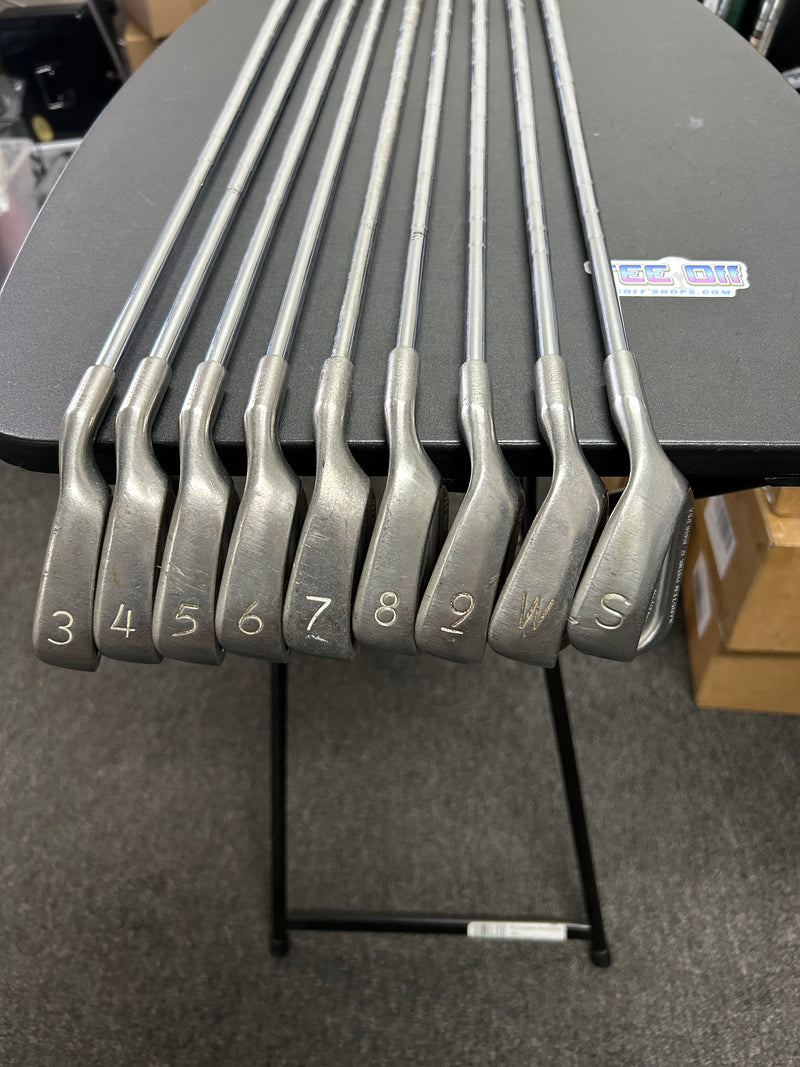 Ping Eye Black Dot Iron Set Stiff RH