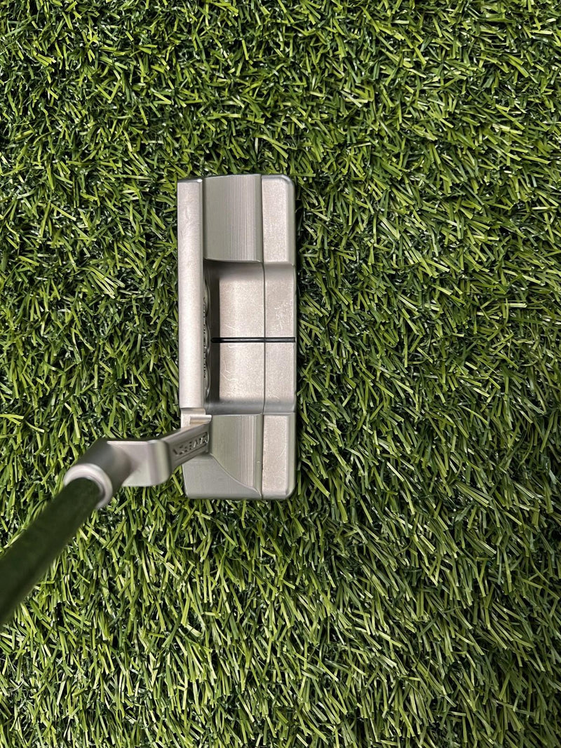 Scotty Cameron Super Select Squareback 2 35” Blade Putter RH – Pre-Owned Golf Club – TEE OFF Golf Shops