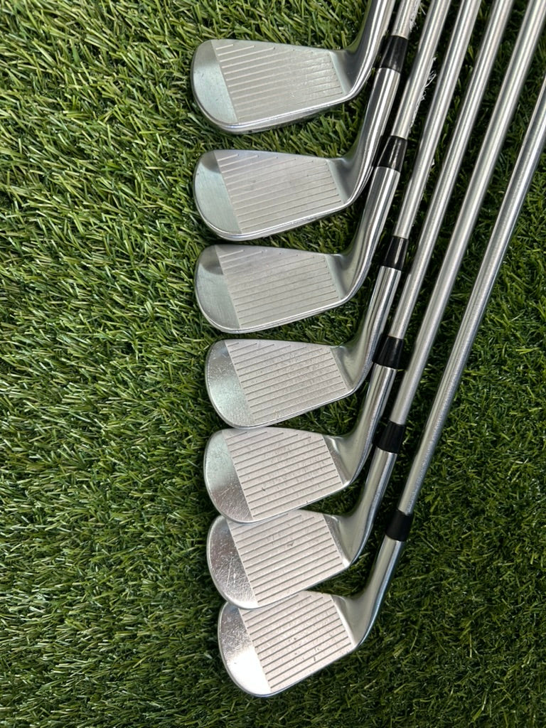 Titleist 620 Forged MB Irons Set 4-PW Project X LZ 6.5 X-Stiff Flex RH