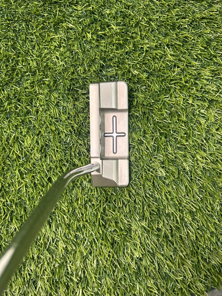 Scotty Cameron Newport M2 Cameron & Crown Custom Putter RH