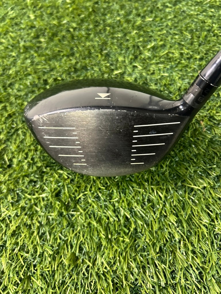 Titleist 910 D2 Driver 10.5 Loft Stiff RH
