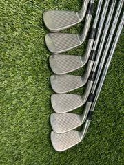 Cleveland CG Red 4-P Iron Set Stiff RH