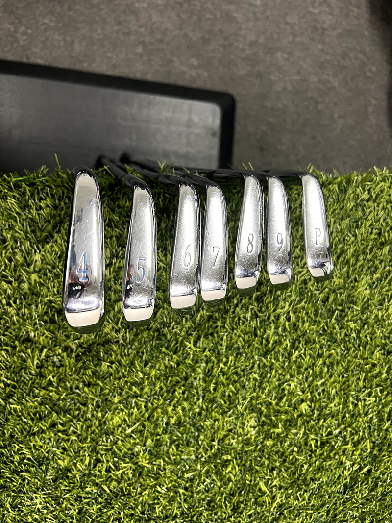 Mizuno MP-30 4-P Iron Set Stiff RH