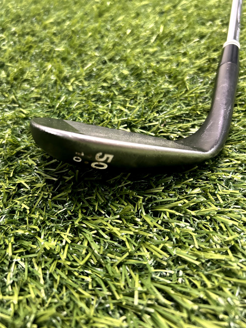 Cleveland RTX 588 Black Full-Face Approach Wedge 50 Loft Wedge Flex RH