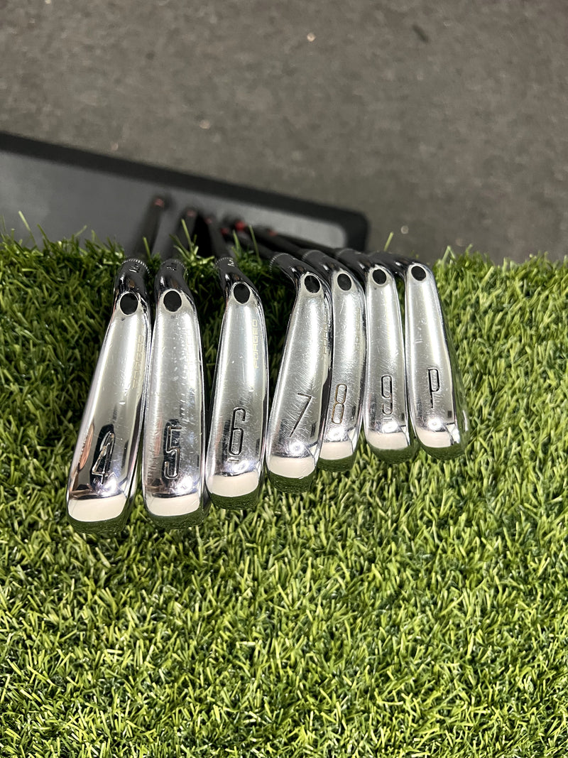 Wilson Staff Model Forged 4-P Iron Set X-Stiff RH