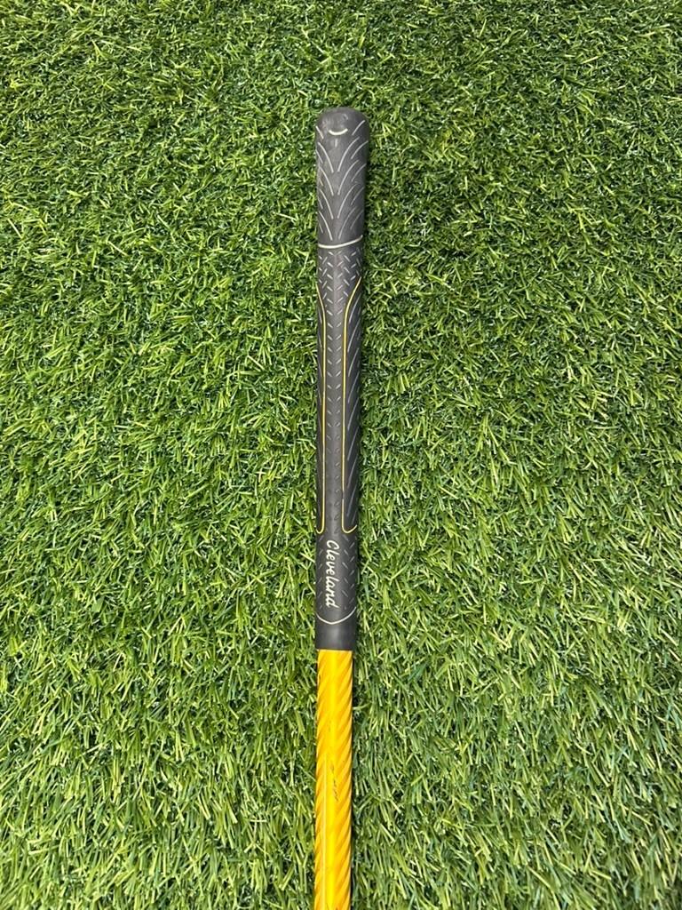 Cleveland HiBore XLS Driver 9.5 Loft Fujikura Regular Flex Original Grip RH – Pre-Owned Golf Club – TEE OFF Golf Shops