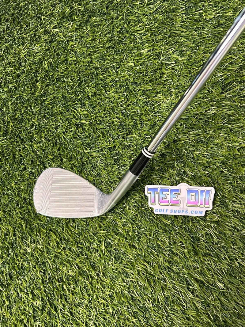 NEW Cleveland RTX Zipcore 58 Loft LW Dynamic Gold Tour Wedge Flex RH