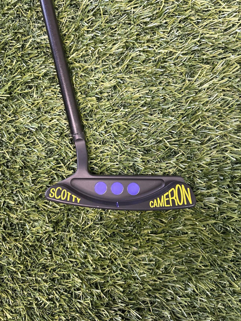 Custom Scotty Cameron Studio Select Laguna 1.5 Kobe Black Mamba 35" RH – Pre-Owned Golf Club – TEE OFF Golf Shops