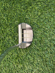 TaylorMade Rossa Fontana 32" Mid-Mallet Putter GP Grip RH – Pre-Owned Golf Club – TEE OFF Golf Shops