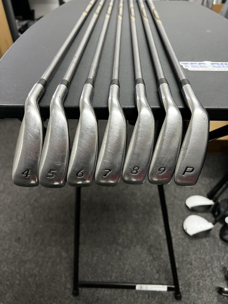 Lynx Predator Irons Set 4-PW Graphite Stiff Flex RH – Pre-Owned Golf Club – TEE OFF Golf Shops