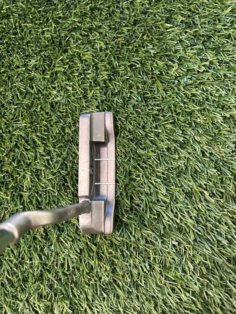 TaylorMade TPi-22 35" Blade Putter Original Grip RH – Pre-Owned Golf Club – TEE OFF Golf Shops