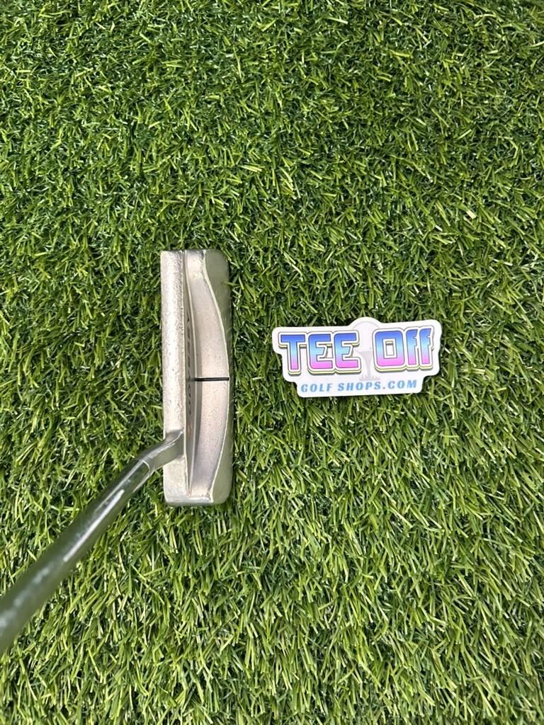 Odyssey White Hot #2 Blade Putter 35" Original Grip RH – Pre-Owned Golf Club – TEE OFF Golf Shops