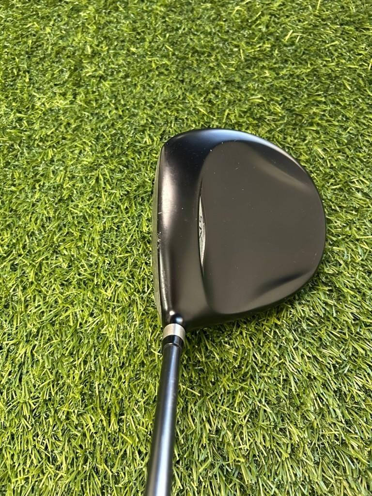 Cleveland HiBore XLS Driver 9.5 Loft Fujikura Regular Flex Original Grip RH – Pre-Owned Golf Club – TEE OFF Golf Shops