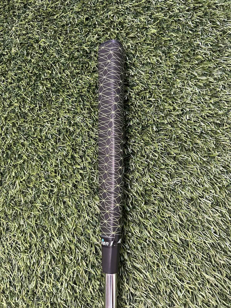 Great White Tiger Shark B-3200 34” Putter RH