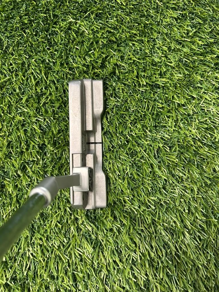 SPOT Golf Blade Putter 35” Unique Adjustable Shaft & Neck RH – Pre-Owned Golf Club – TEE OFF Golf Shops