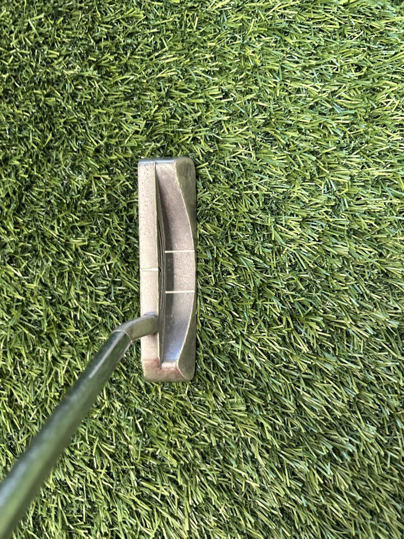 TaylorMade TPi-24 35" Blade Putter Original Grip RH – Pre-Owned Golf Club – TEE OFF Golf Shops