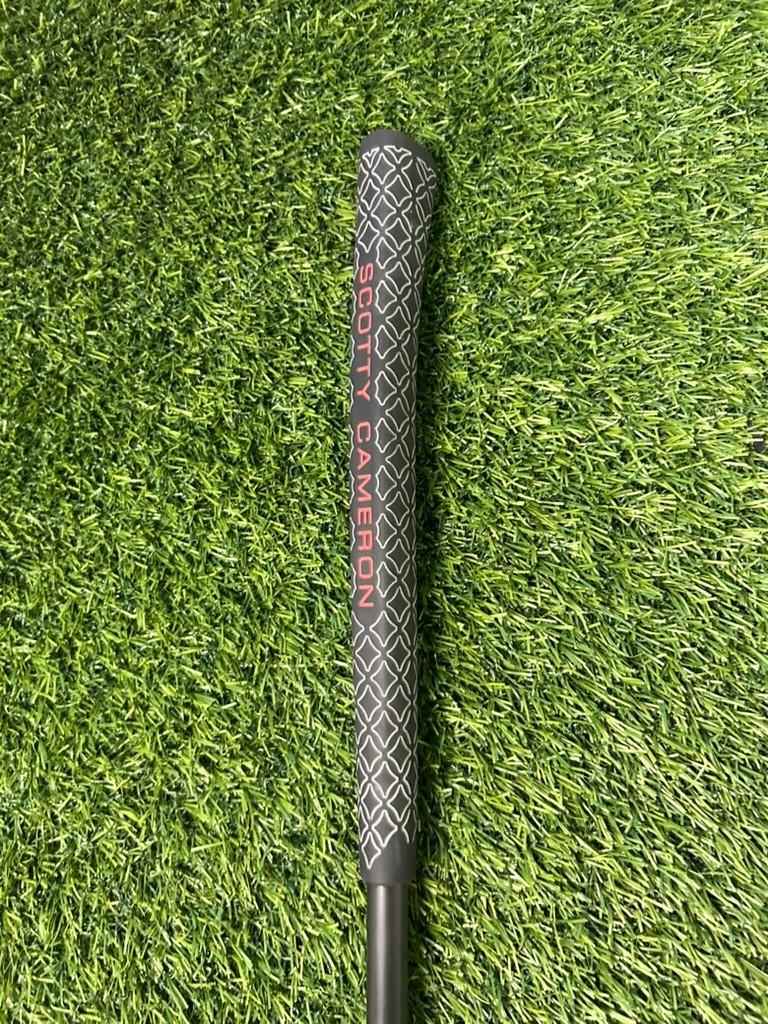 Custom Scotty Cameron Super Select Newport 2 Black & Red 35” Pistolero Plus Grip